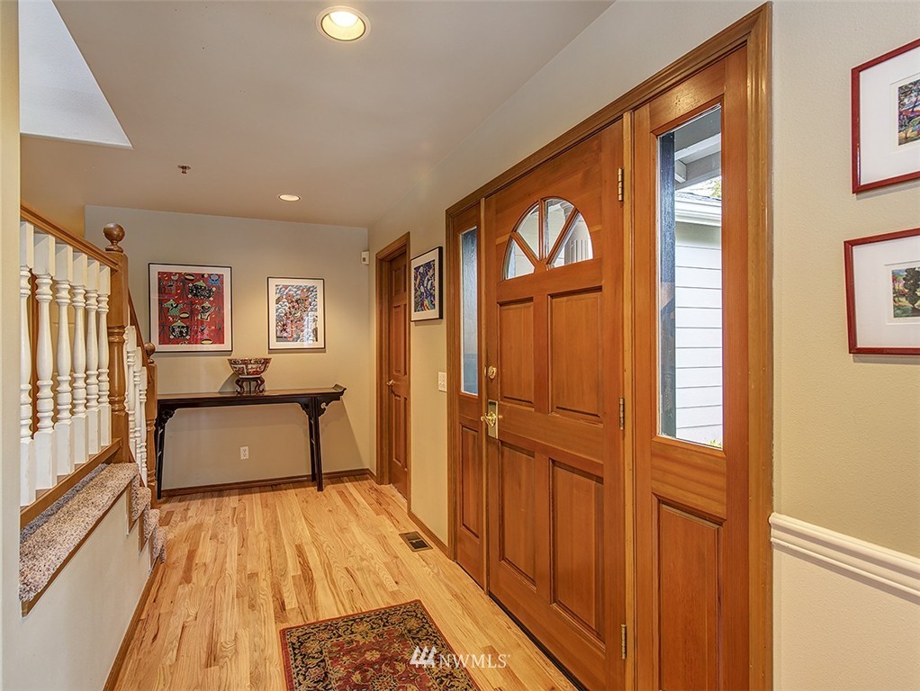 2905 Russet Road Brier, WA 98036 - Photo 3 of 25 Gallery Image 3