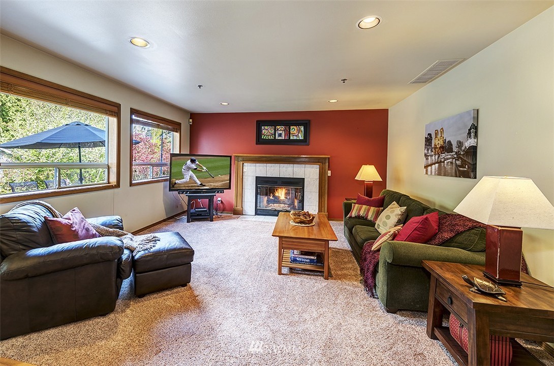 2905 Russet Road Brier, WA 98036 - Photo 5 of 25 Gallery Image 5
