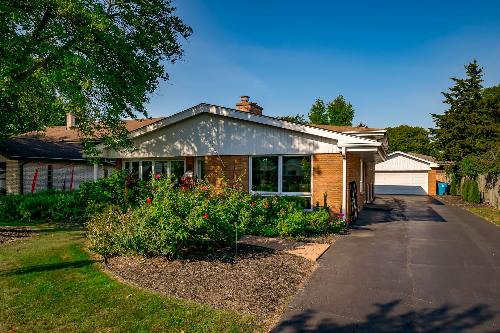 128 South Linden Avenue Elmhurst, IL 60126 - Photo 1 of 20