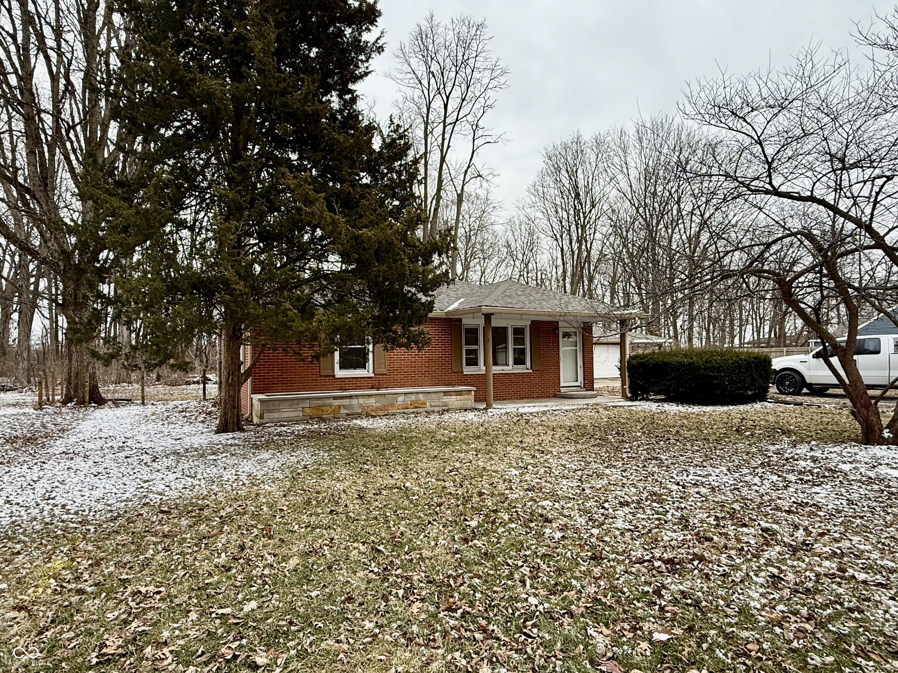 5828 Oak Lane Anderson, IN 46013 - Photo 2 of 22