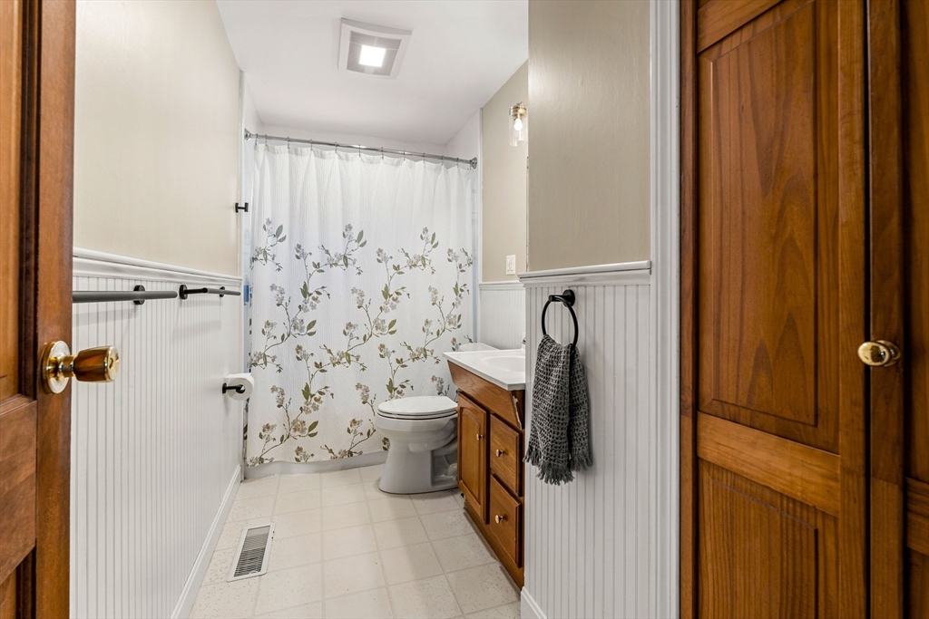 5 Pershing Avenue Acushnet, MA 02743 - Photo 24 of 33