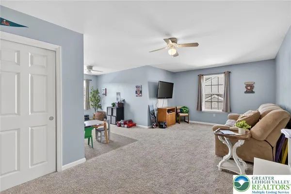 $699,000 | 5053 Lilac Drive, Schnecksville, PA 18078