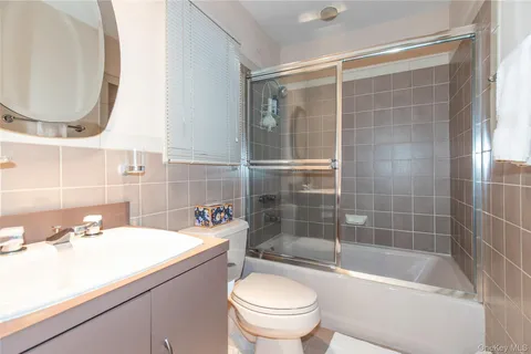 $2,099,000 | 1 The Brae, Woodbury, NY 11797