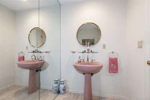 $2,099,000 | 1 The Brae, Woodbury, NY 11797