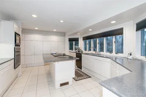 $1,899,000 | 1 The Brae, Woodbury, NY 11797