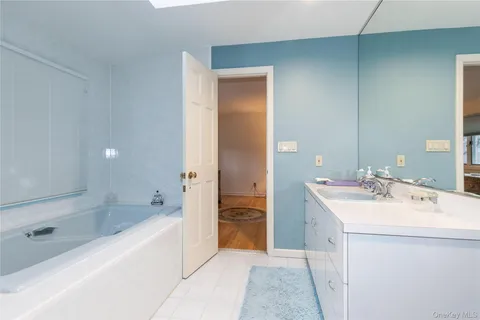 $1,899,000 | 1 The Brae, Woodbury, NY 11797
