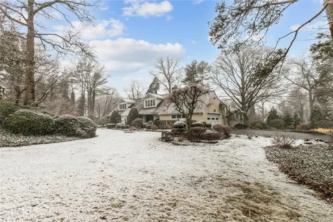 $1,899,000 | 1 The Brae, Woodbury, NY 11797
