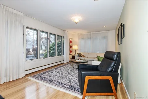 $2,099,000 | 1 The Brae, Woodbury, NY 11797