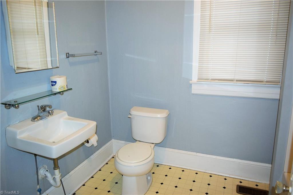 209 East Decatur Street Madison, NC 27025 - Photo 14 of 17 Hall Bathroom between 2 bedrooms