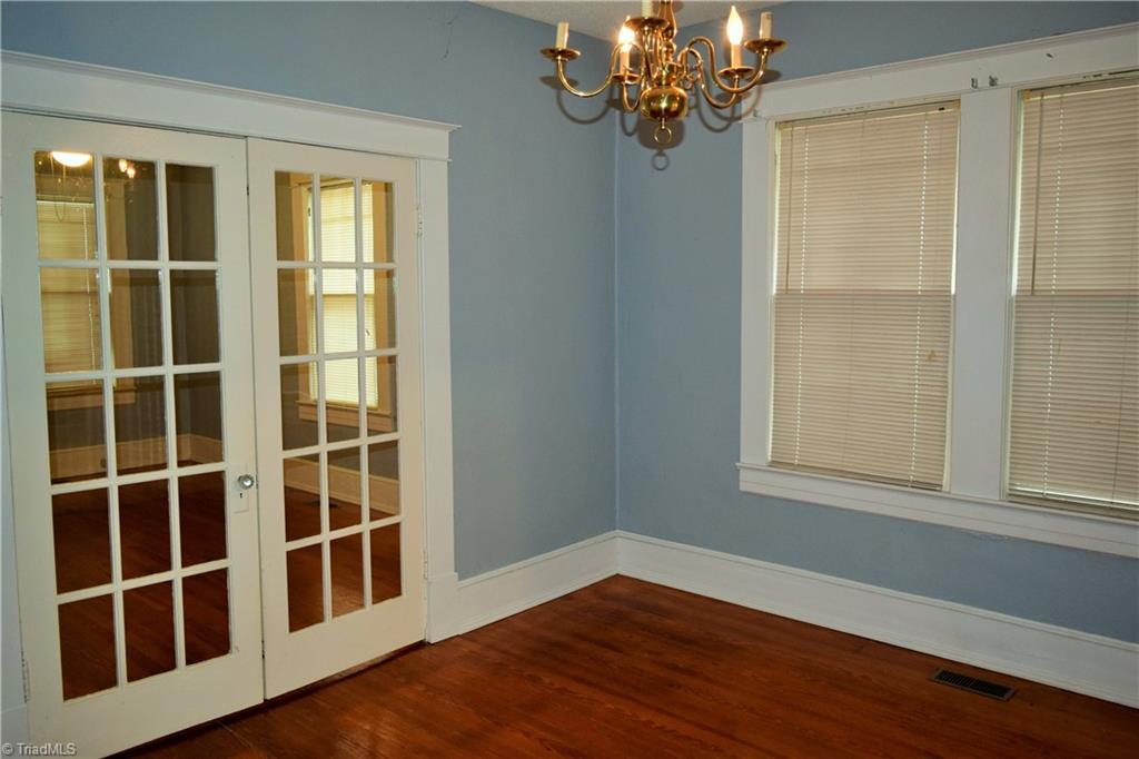 209 East Decatur Street Madison, NC 27025 - Photo 7 of 17 Dining room