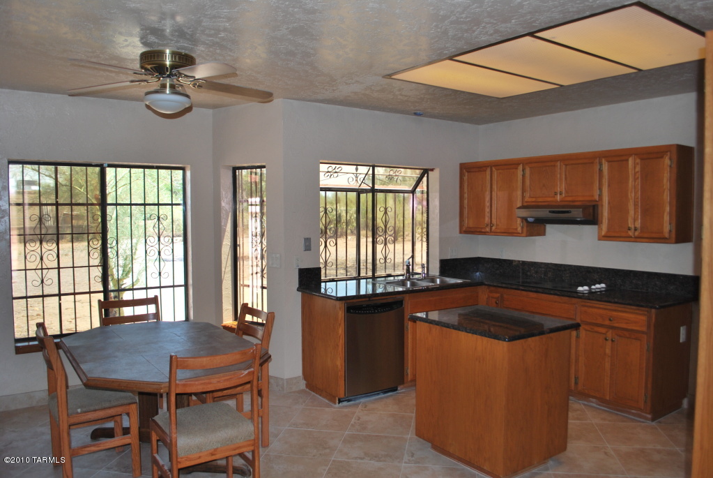 2880 North Tomas Road Tucson, AZ 85745 - Photo 3 of 16 Gallery Image 3