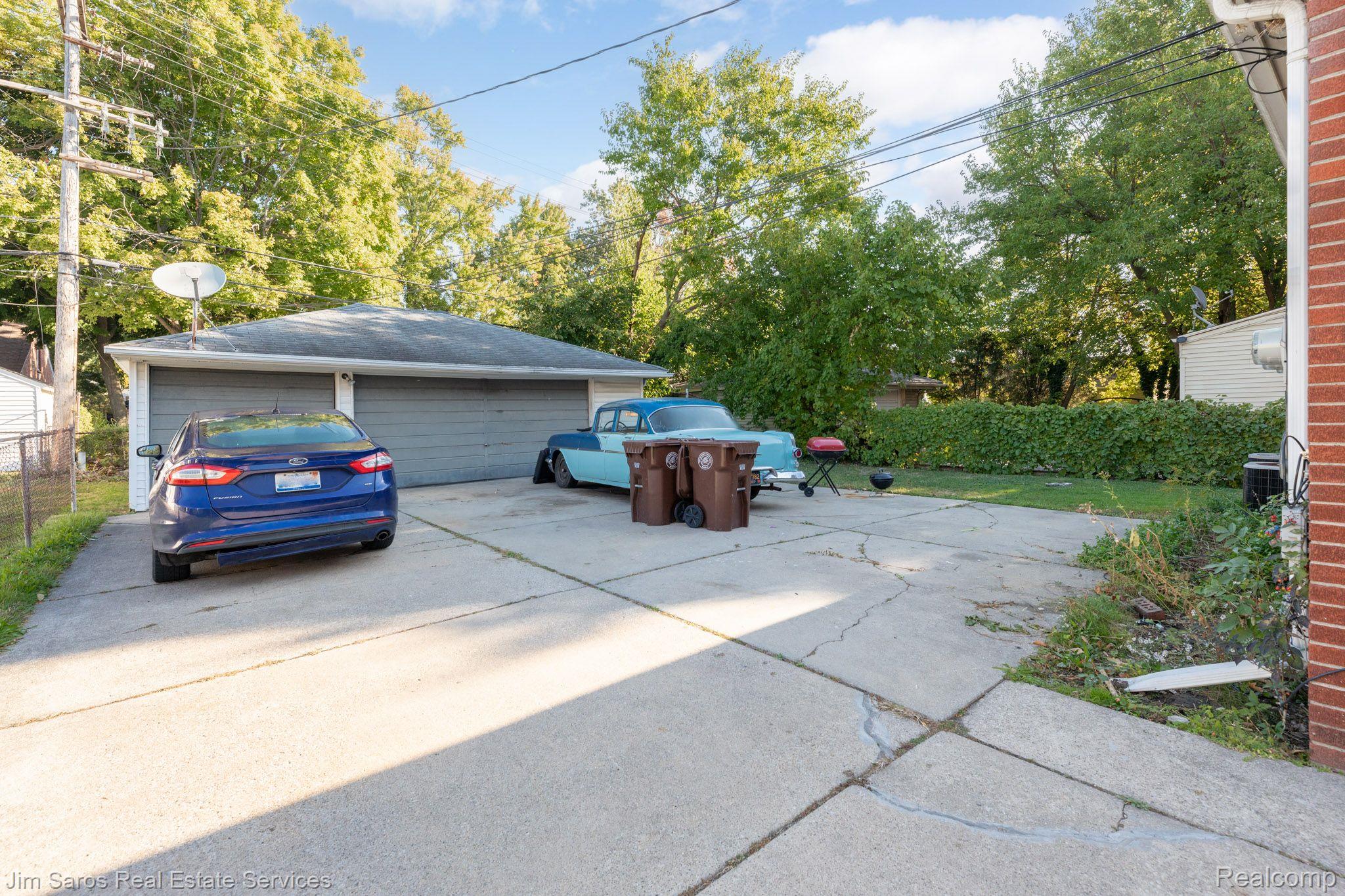 2132 Vernier Road Grosse Pointe, MI 48236 - Photo 9 of 9 Gallery Image 9
