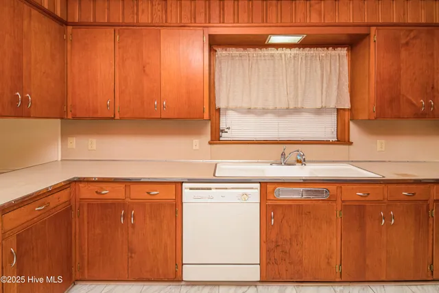 $219,000 | 100 South Pineview Avenue, Goldsboro, NC 27530