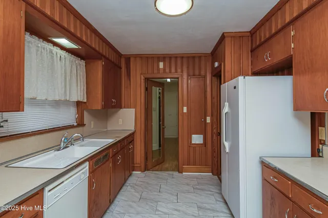 $219,000 | 100 South Pineview Avenue, Goldsboro, NC 27530