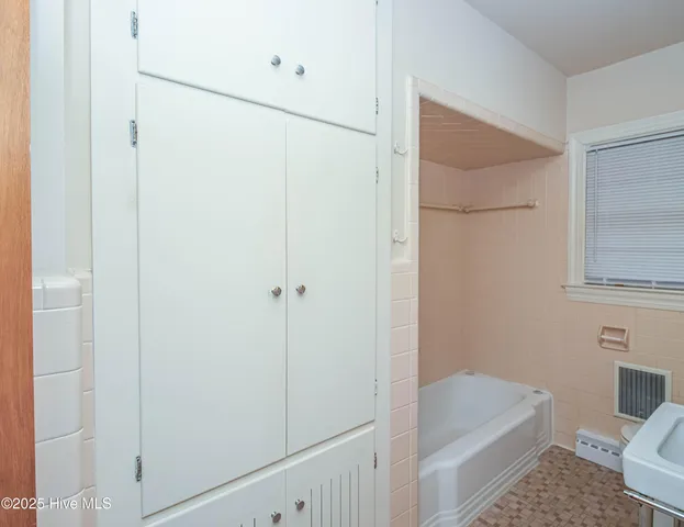 $219,000 | 100 South Pineview Avenue, Goldsboro, NC 27530