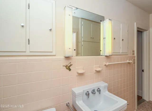 $219,000 | 100 South Pineview Avenue, Goldsboro, NC 27530