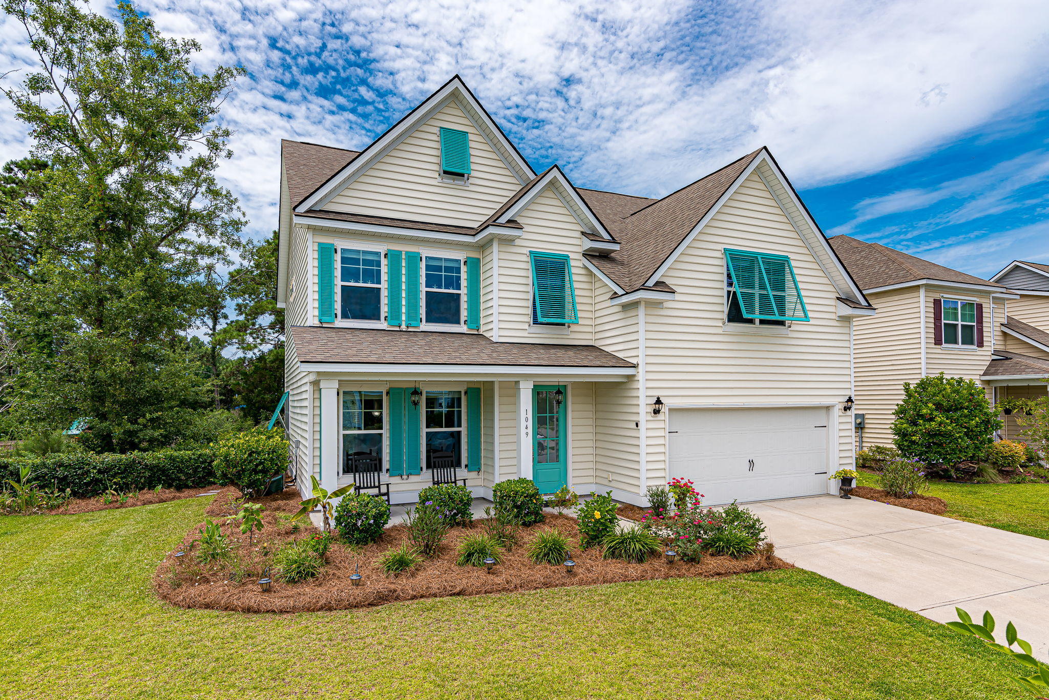 1049 Harbortowne Road Charleston, SC 29412 - Photo 3 of 44 Curb Appeal