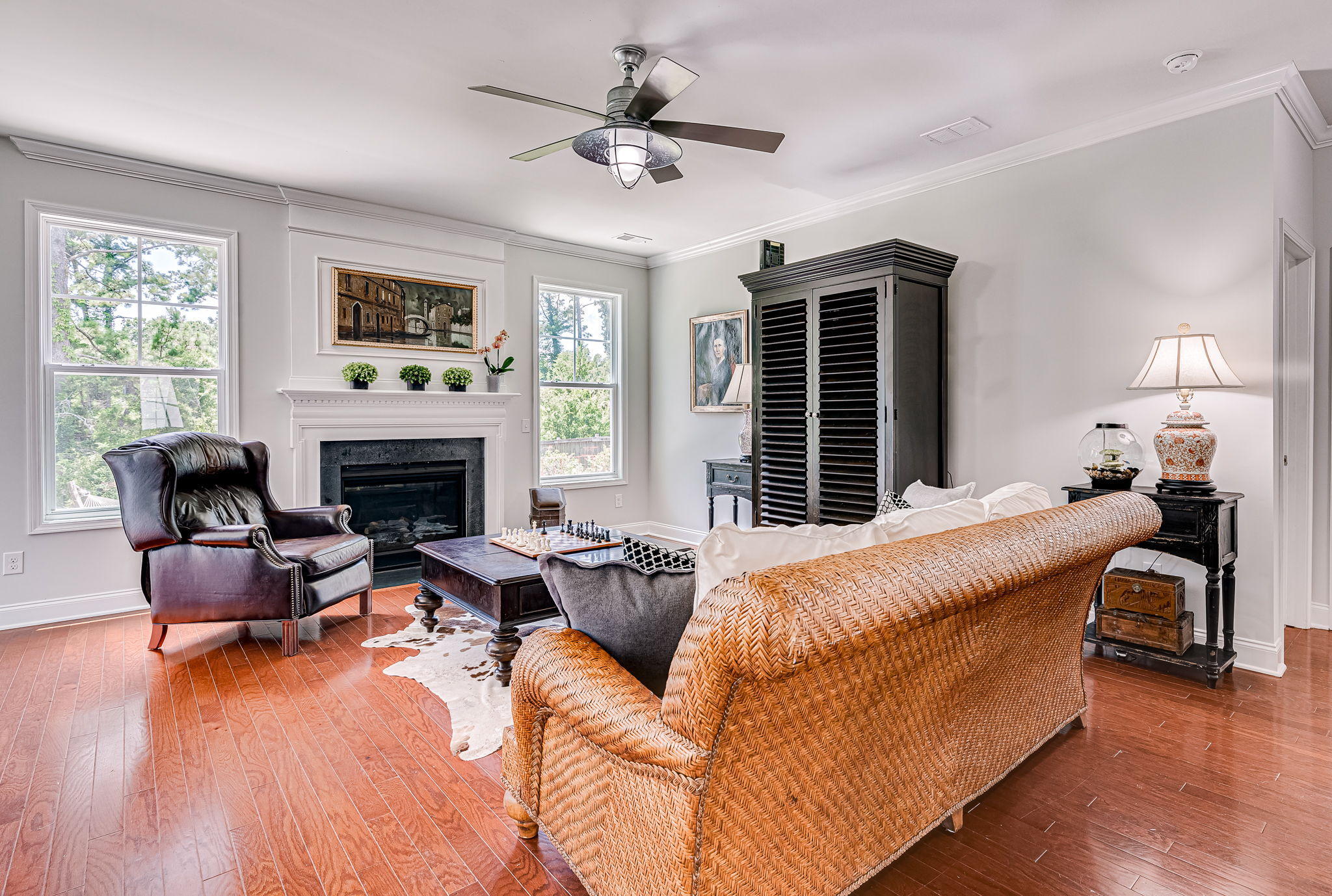 1049 Harbortowne Road Charleston, SC 29412 - Photo 10 of 44 Living Room