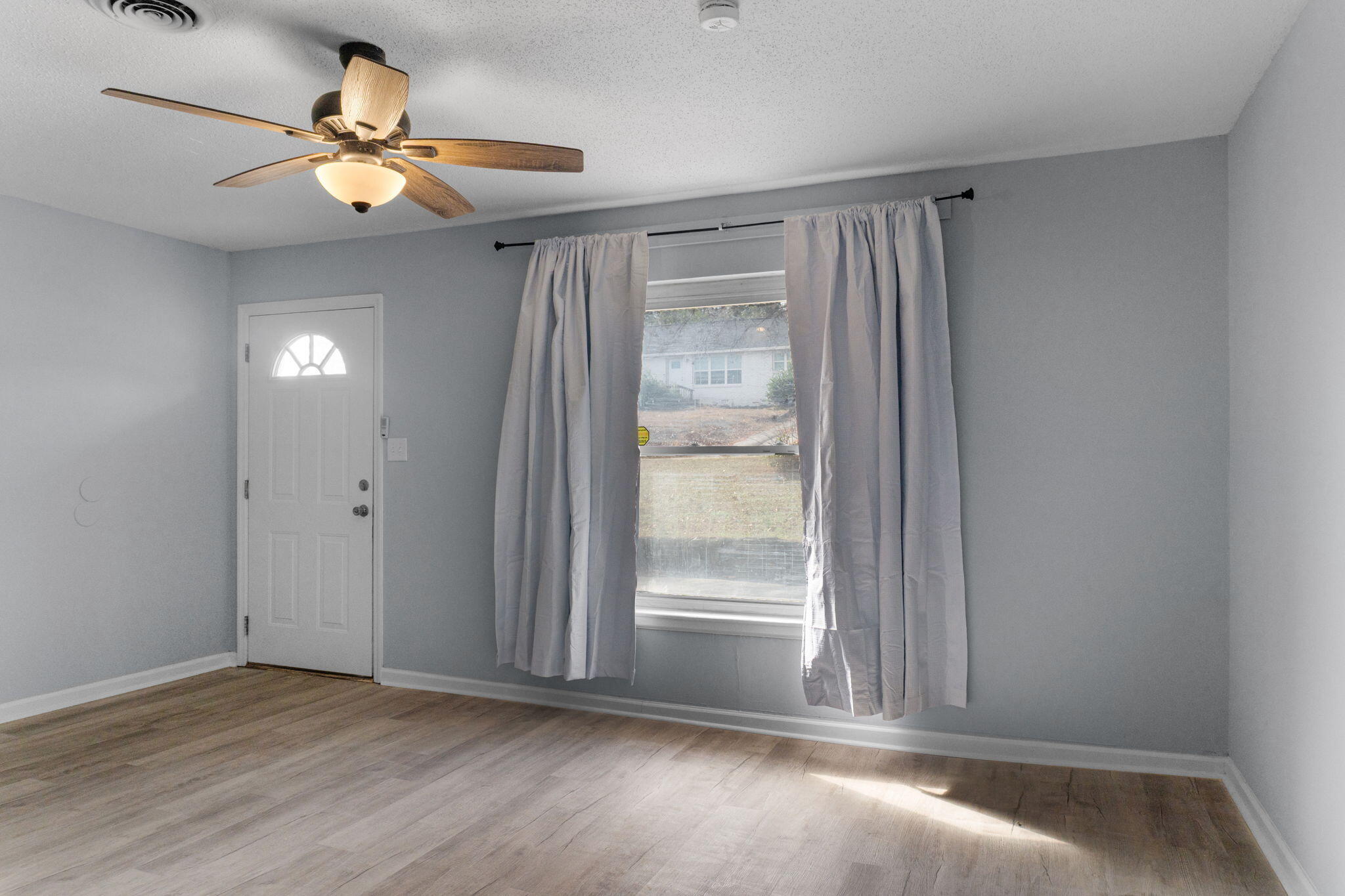 3015 Thomas Lane Augusta, GA 30906 - Photo 5 of 25 living room