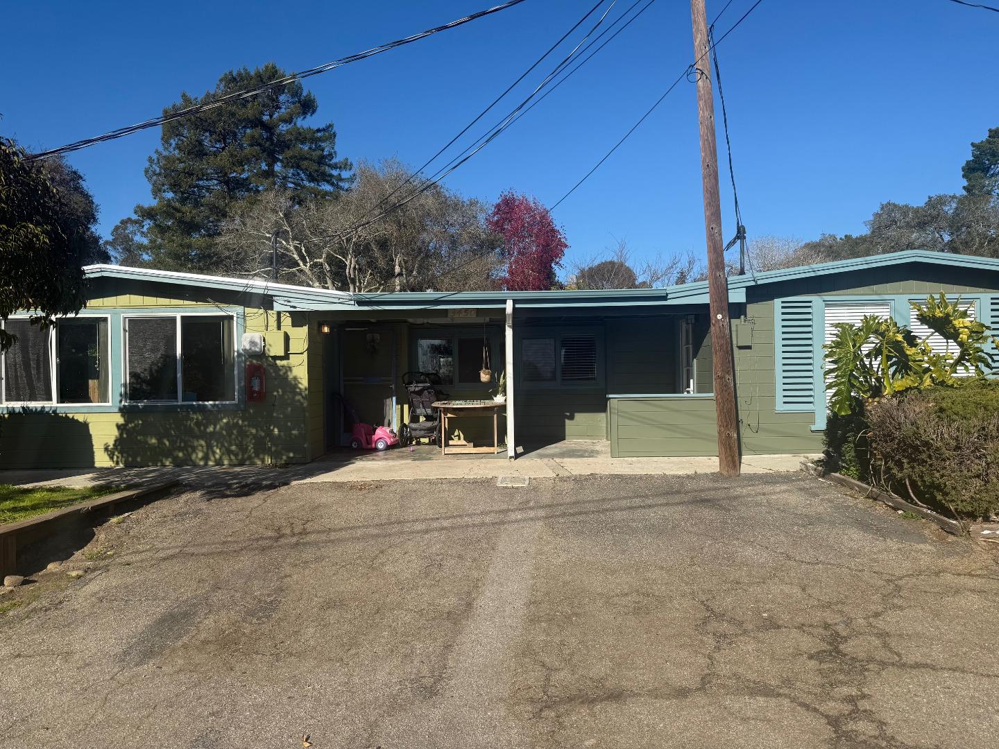 3460 Maplethorpe Lane Soquel, CA 95073 - Photo 6 of 15 a view of a house with a patio