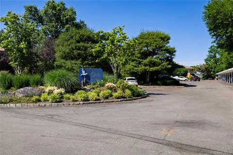 $499,000 | 1 Toms Point Lane, Unit BUILDING 5 9J, Port Washington, NY 11050