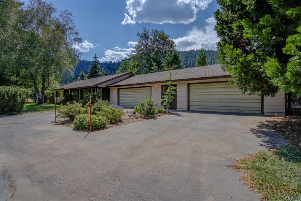 1501 Davis Place Road Mount Shasta, CA 96067 - Photo 1 of 1 Gallery Image 1