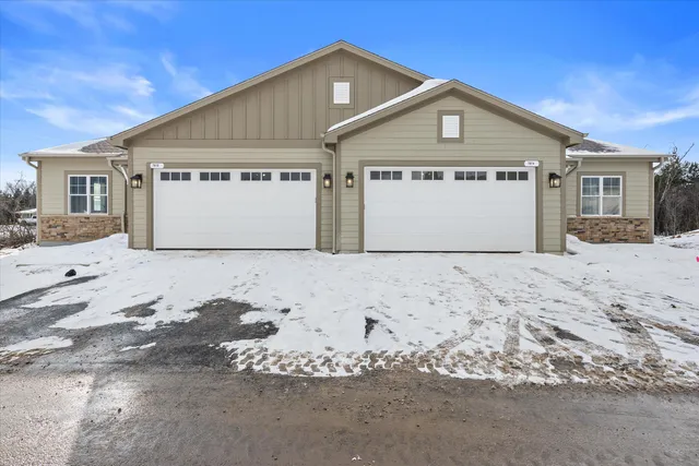 $524,900 | 7039 Stonewood Lane, Lannon, WI 53046