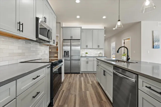 $524,900 | 7039 Stonewood Lane, Lannon, WI 53046