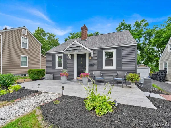 $219,000 | 2642 Salem Road, Brentwood, MO 63144