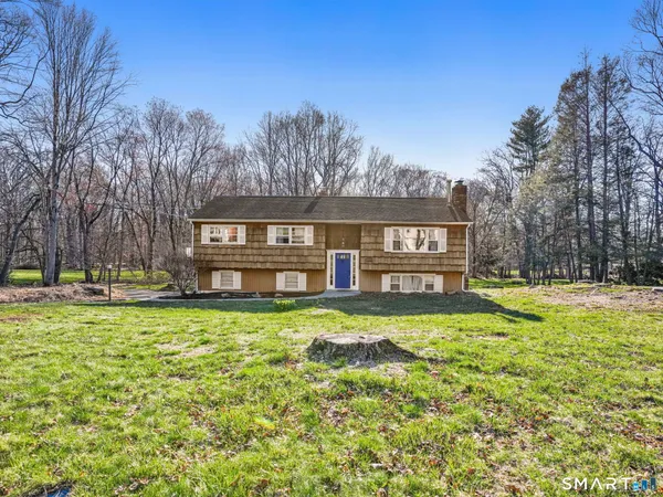 $639,900 | 16 Deepdene Road, Trumbull, CT 06611