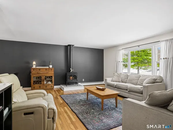 $639,900 | 16 Deepdene Road, Trumbull, CT 06611