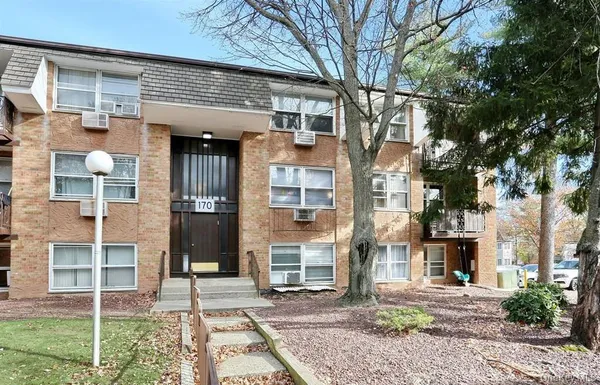 $475,000 | 170 Kearsing Parkway, Unit A, Monsey, NY 10952