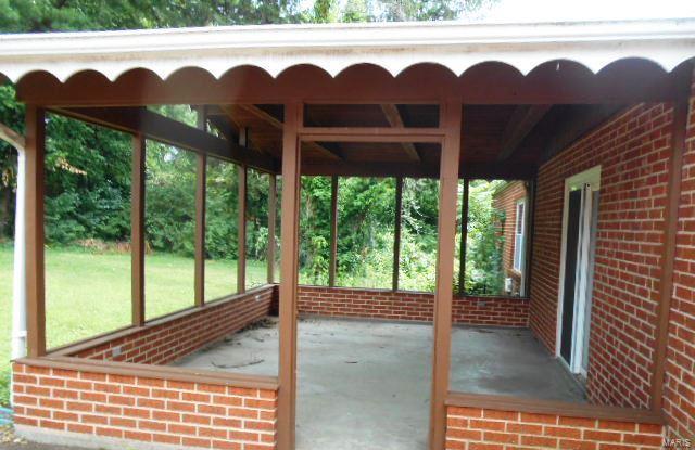 16 Green Acres Road St. Louis, MO 63137 - Photo 3 of 8