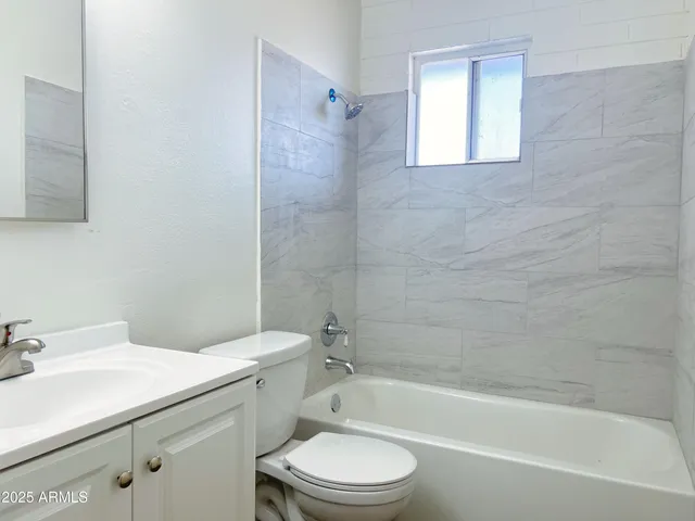 $895 | 1240 West Dunlap Avenue, Unit 15, Phoenix, AZ 85021