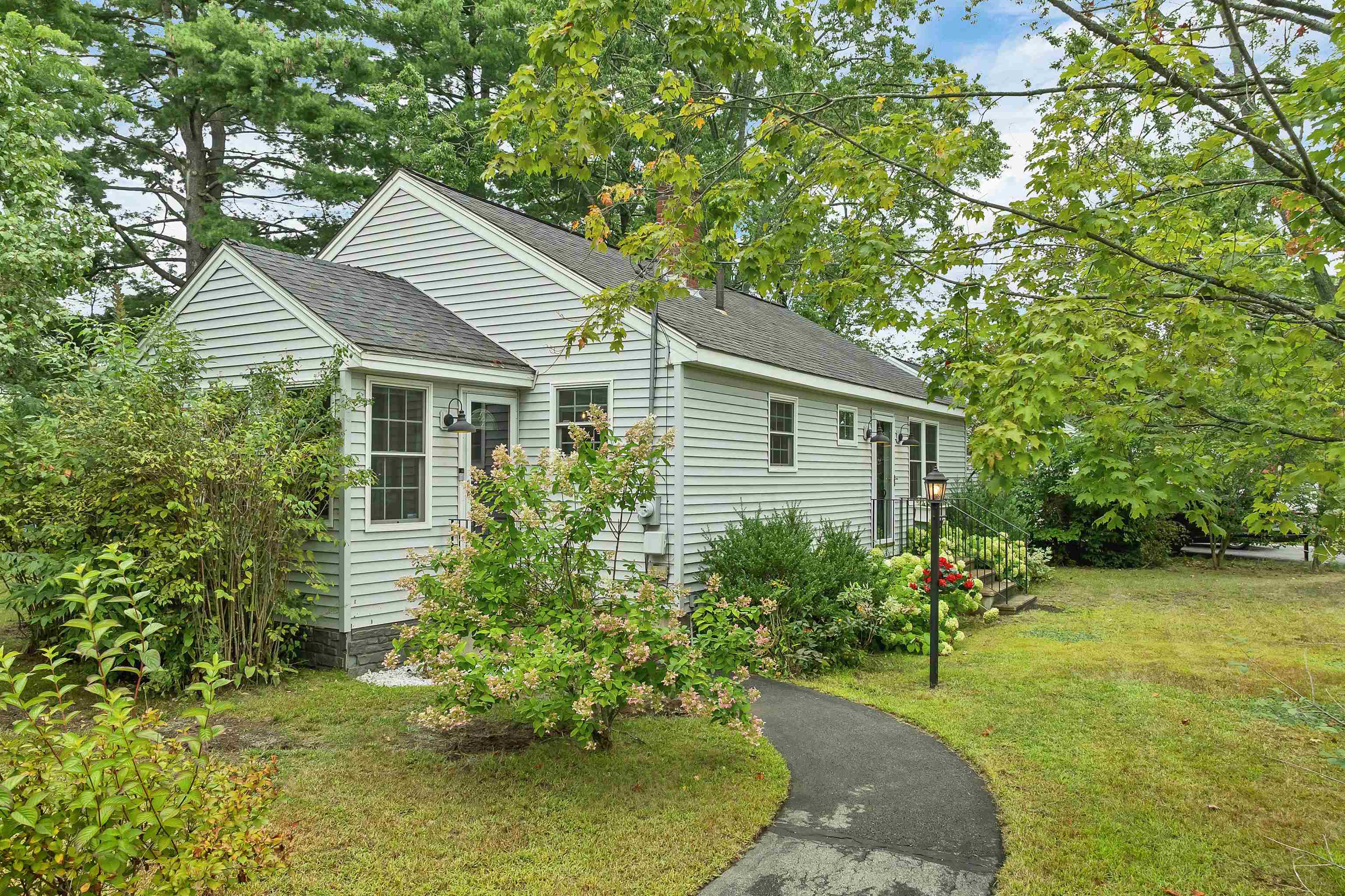 10 Grover Street Concord, NH 03301 - Photo 1 of 41 Gallery Image 1