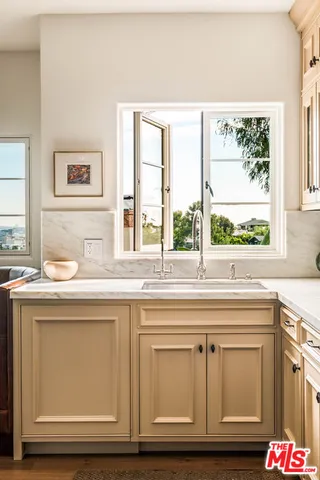 $4,399,000 | 7020 La Presa Drive, Los Angeles, CA 90068