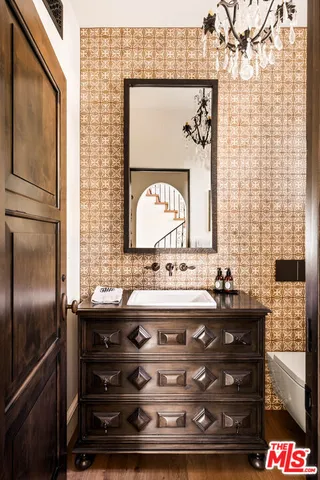 $4,399,000 | 7020 La Presa Drive, Los Angeles, CA 90068