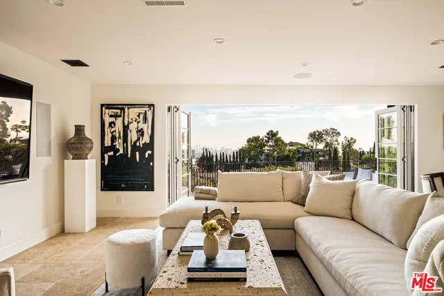 $4,399,000 | 7020 La Presa Drive, Los Angeles, CA 90068