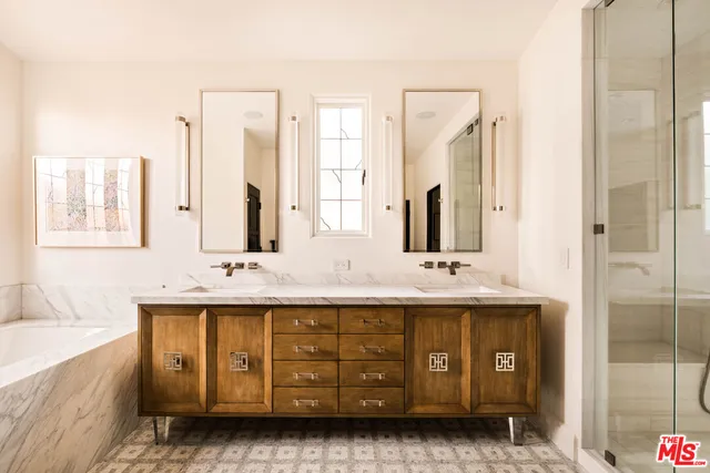 $4,399,000 | 7020 La Presa Drive, Los Angeles, CA 90068