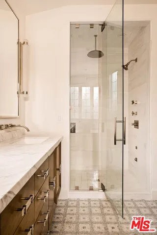 $4,399,000 | 7020 La Presa Drive, Los Angeles, CA 90068