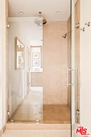 $4,399,000 | 7020 La Presa Drive, Los Angeles, CA 90068