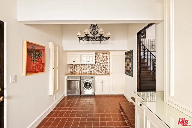$4,399,000 | 7020 La Presa Drive, Los Angeles, CA 90068