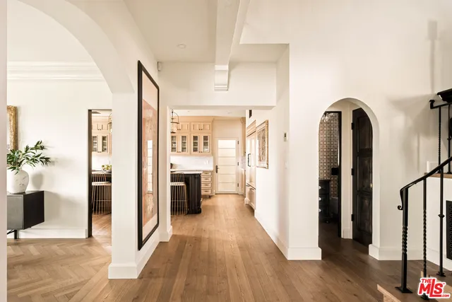 $4,399,000 | 7020 La Presa Drive, Los Angeles, CA 90068