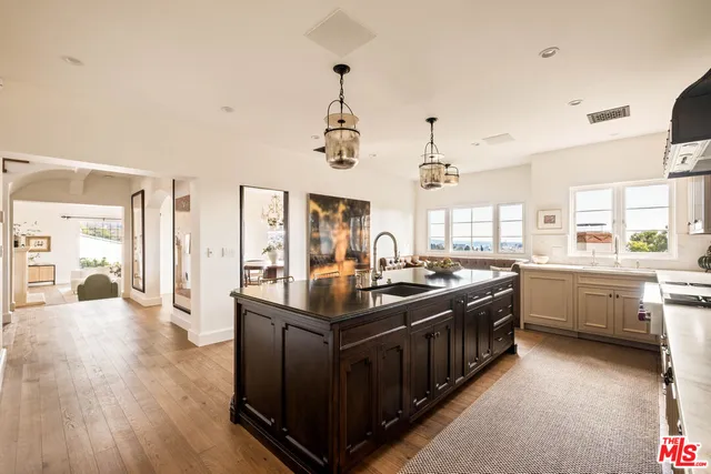 $4,399,000 | 7020 La Presa Drive, Los Angeles, CA 90068