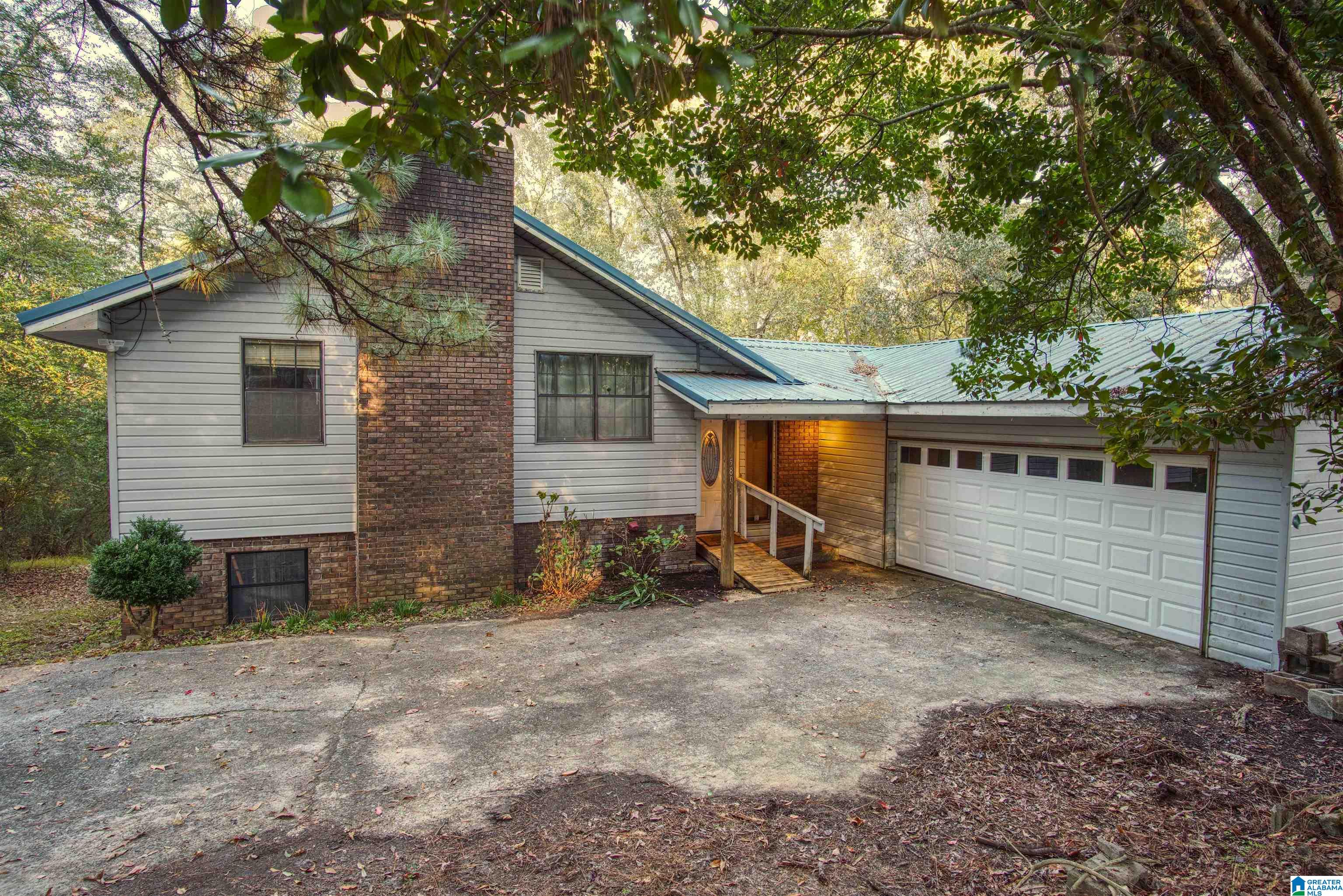 580 Lee Circle Cropwell, AL 35054 - Photo 1 of 17