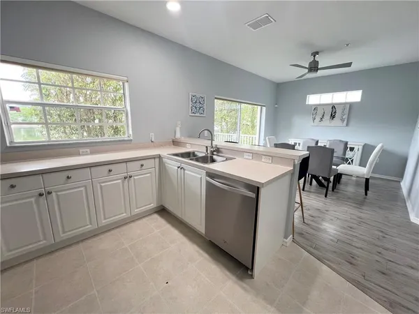 $2,700 | 3264 Amanda Lane, Unit 4, Naples, FL 34109
