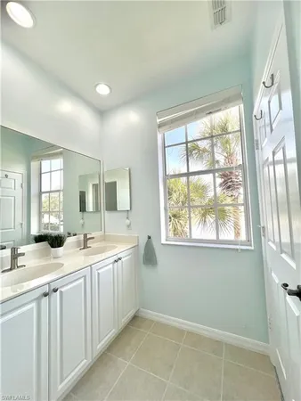 $2,700 | 3264 Amanda Lane, Unit 4, Naples, FL 34109