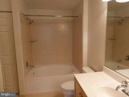 $1,900 | 11750 Old Georgetown Road, Unit 2320, North Bethesda, MD 20852