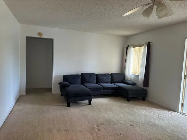 $1,850 | 327 Pine Ridge Circle, Unit B2, Greenacres, FL 33463