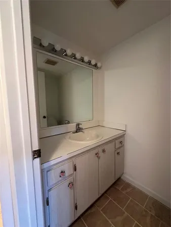 $1,850 | 327 Pine Ridge Circle, Unit B2, Greenacres, FL 33463